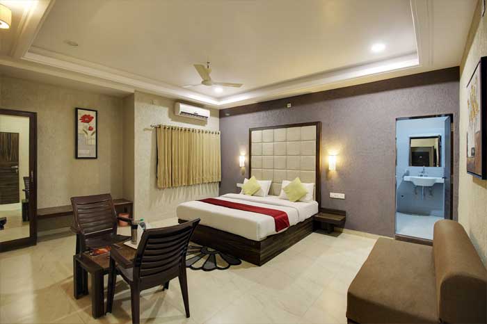 deluxe-ac-room