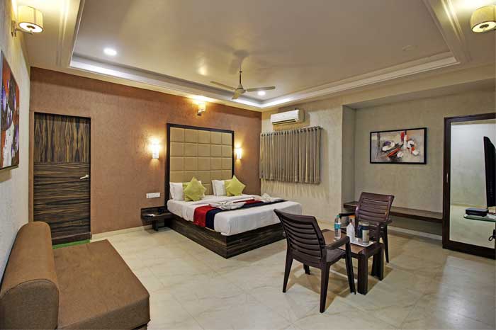 deluxe-ac-room