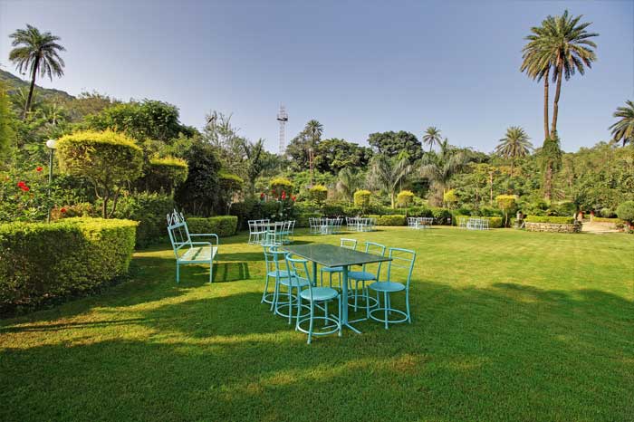achal-resort-garden