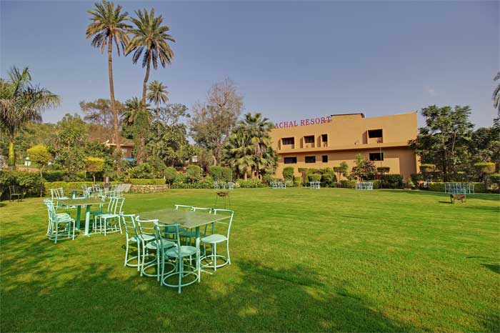 achal-resort-garden