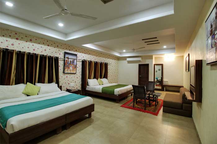 4-beds-room